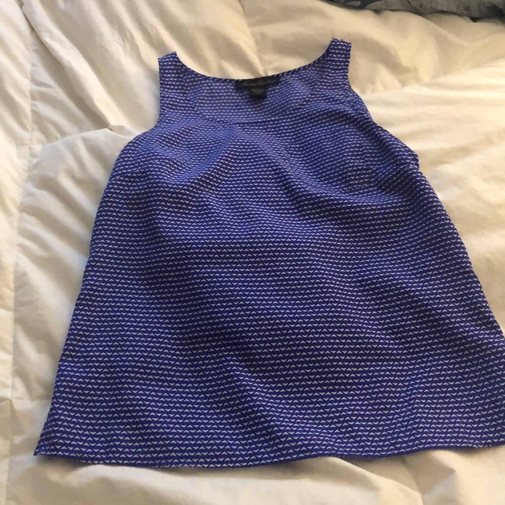 Blue and white patterned top!